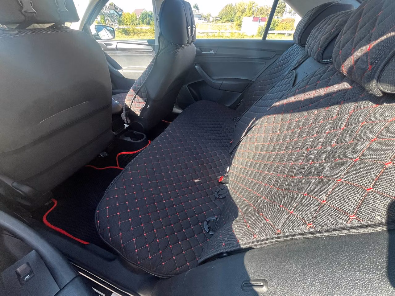 Volkswagen Polo Sedan фото 10