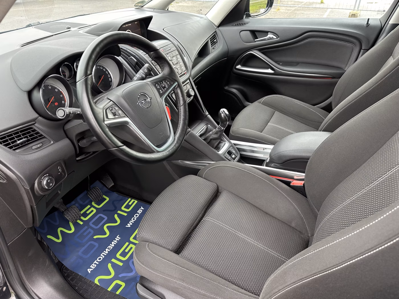 Opel Zafira фото 8