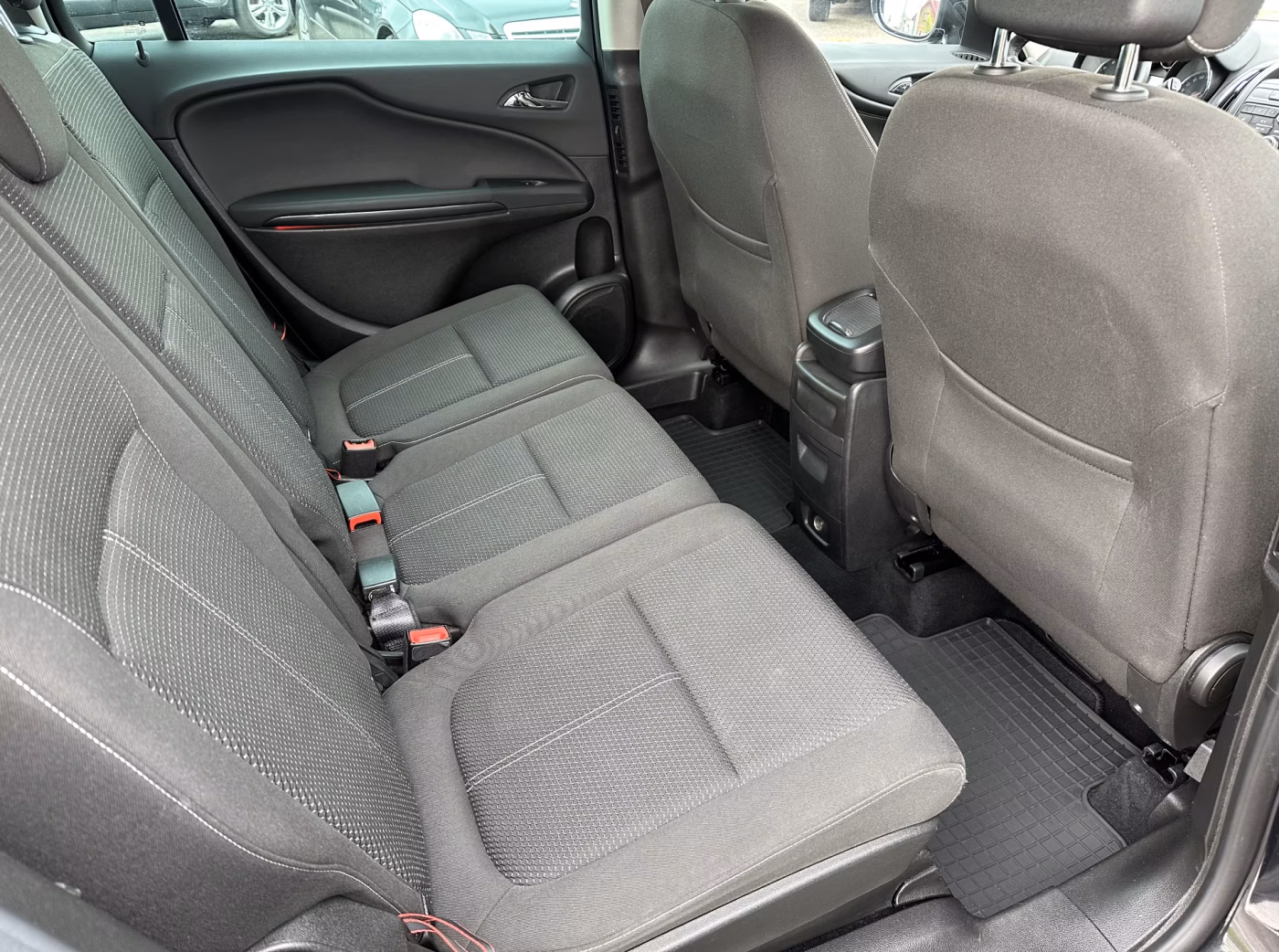 Opel Zafira фото 11