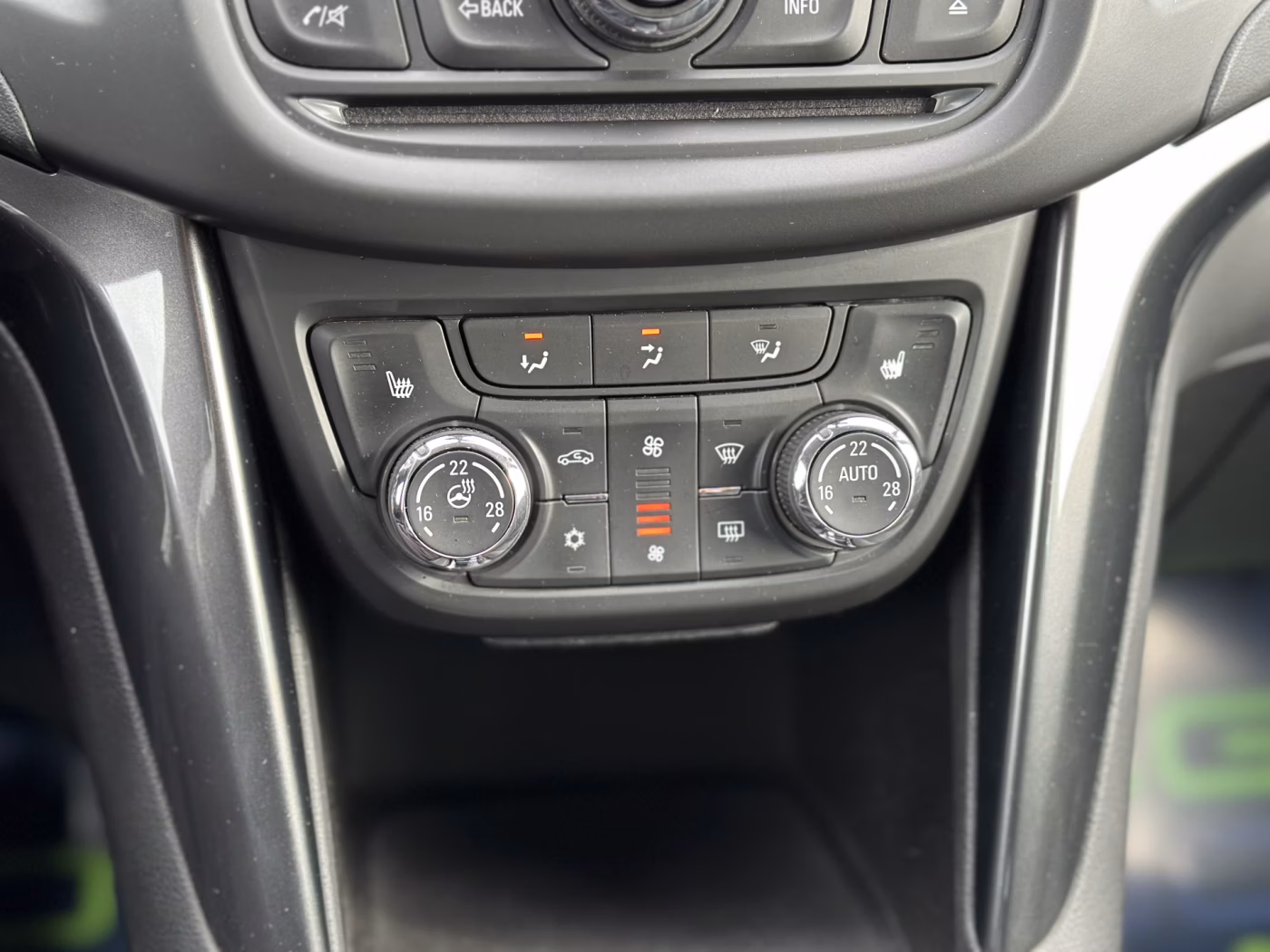 Opel Zafira фото 20