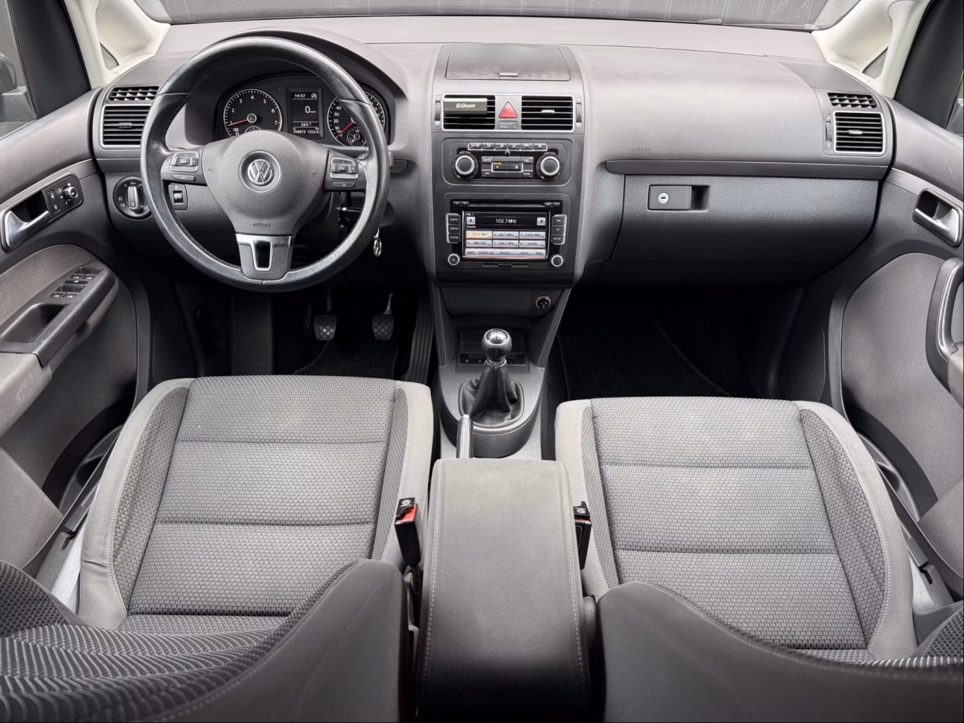 Volkswagen Touran фото 8