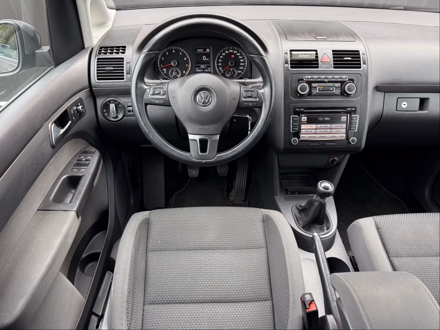 Volkswagen Touran фото 10