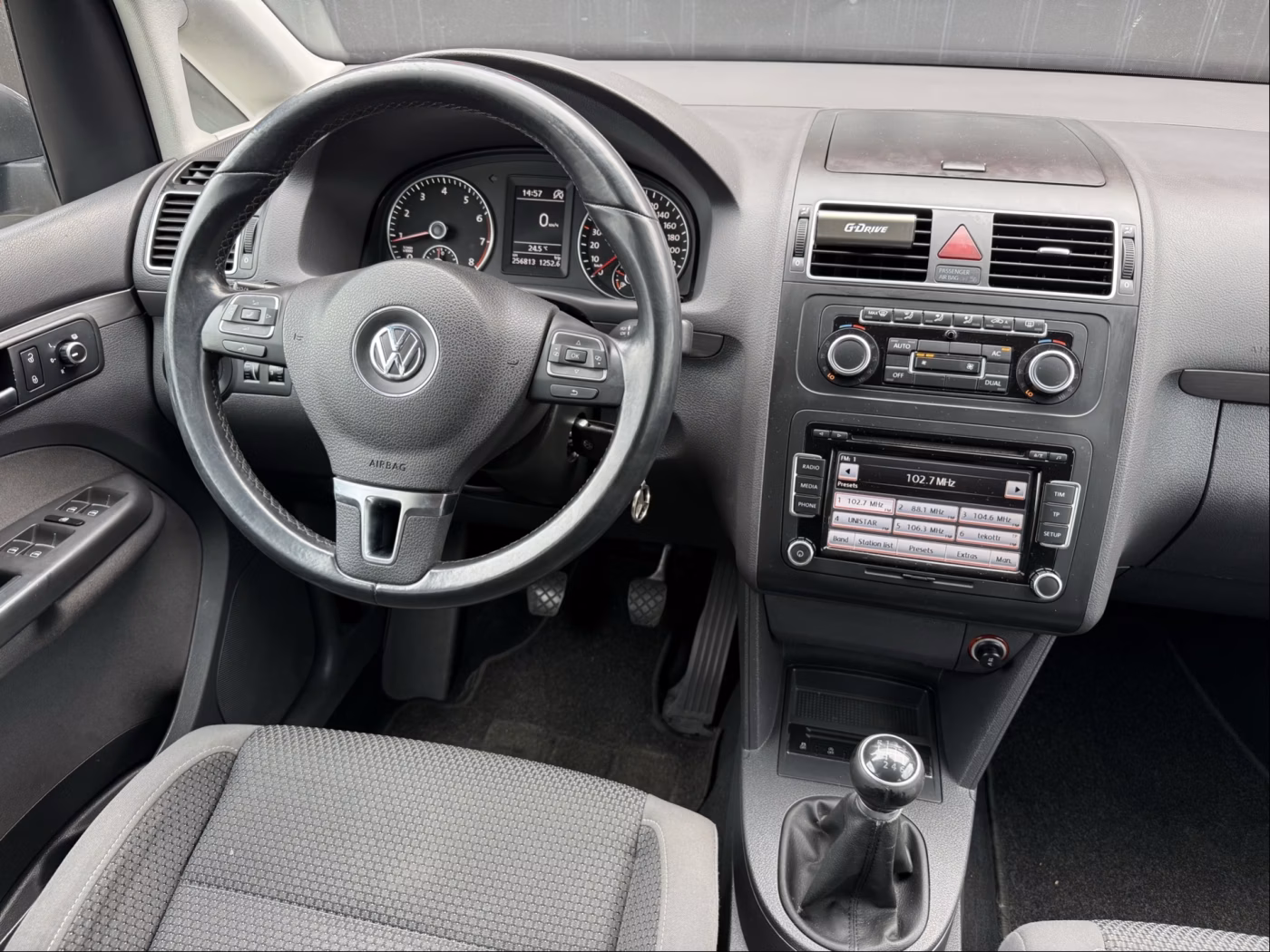 Volkswagen Touran фото 11