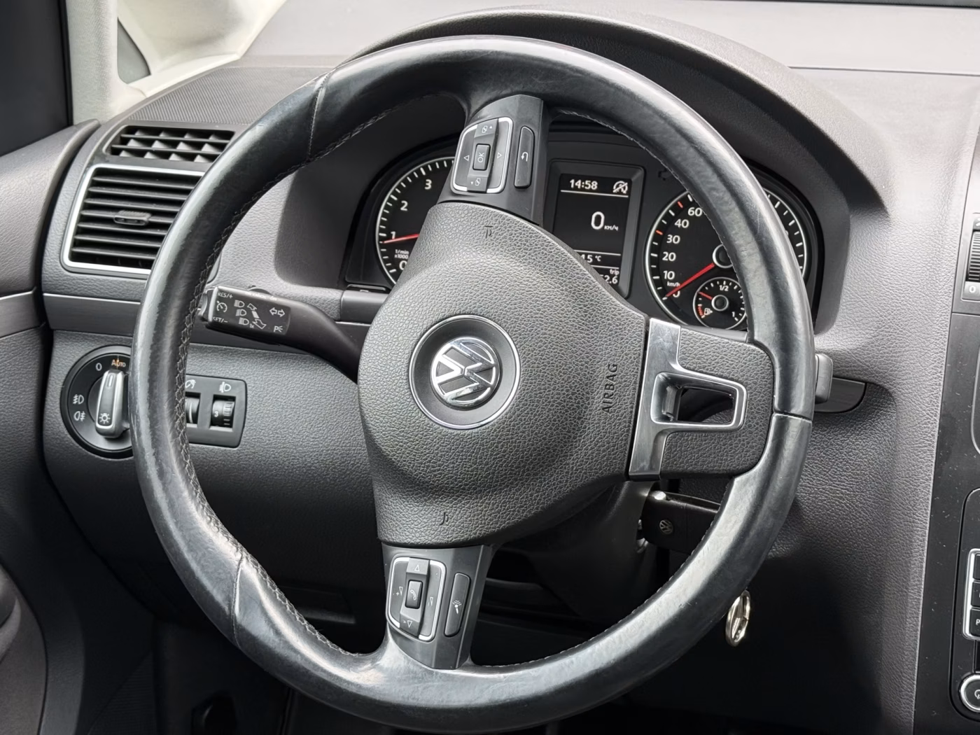 Volkswagen Touran фото 12