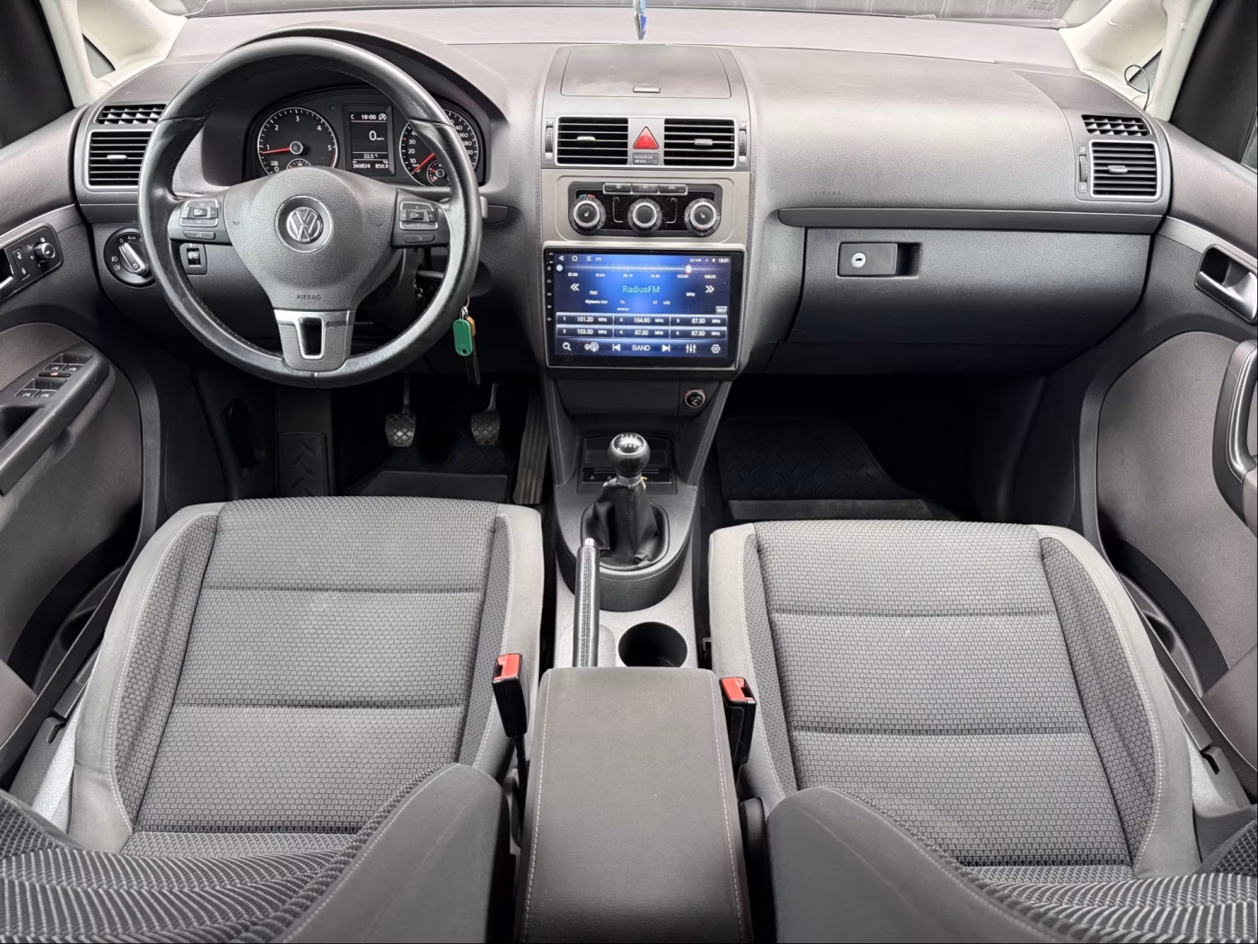 Volkswagen Touran фото 8