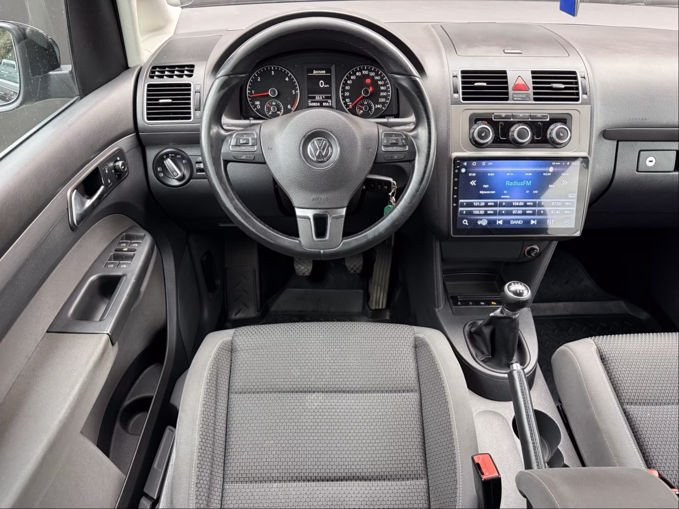 Volkswagen Touran фото 10