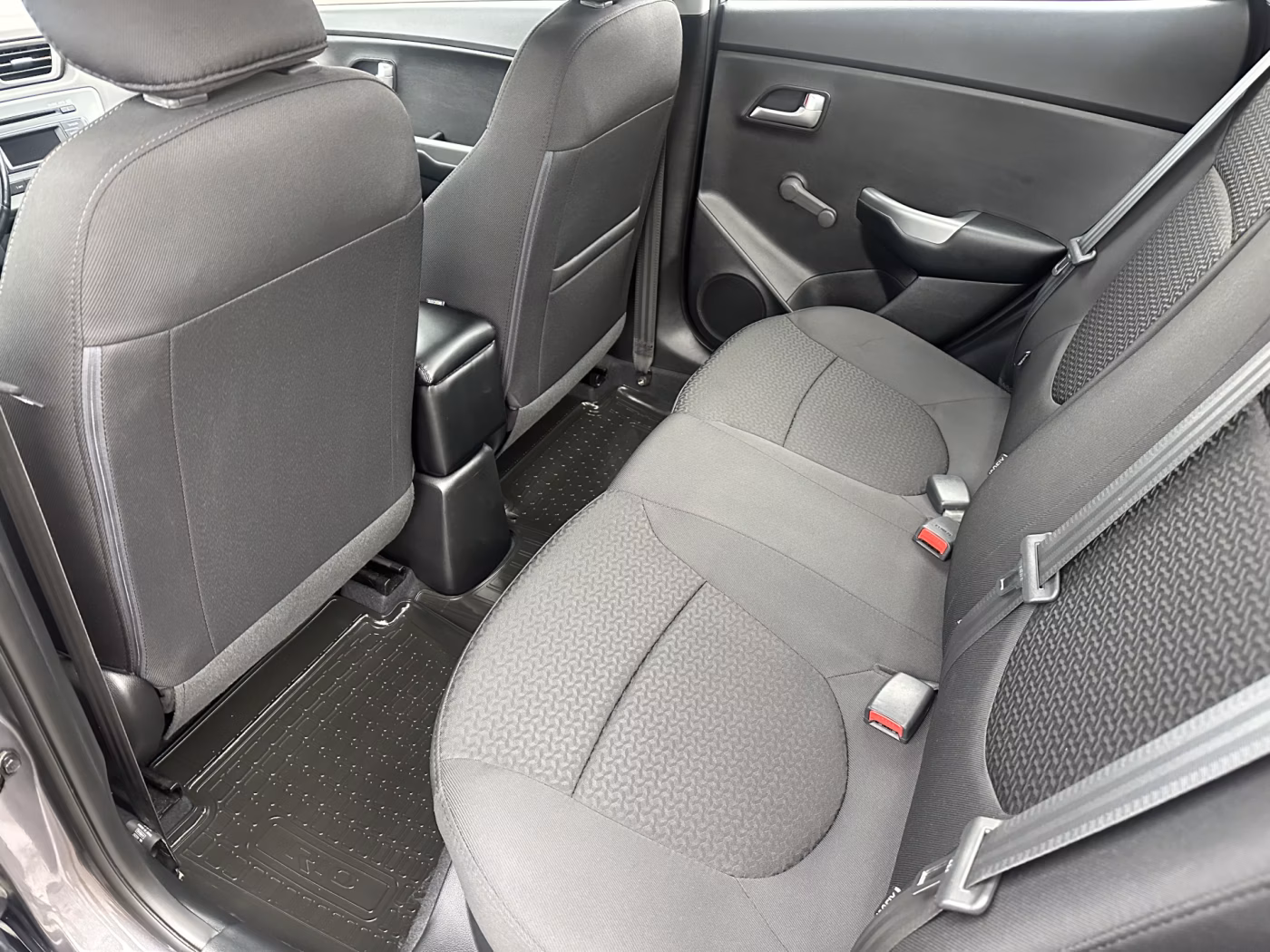 Kia Rio фото 9