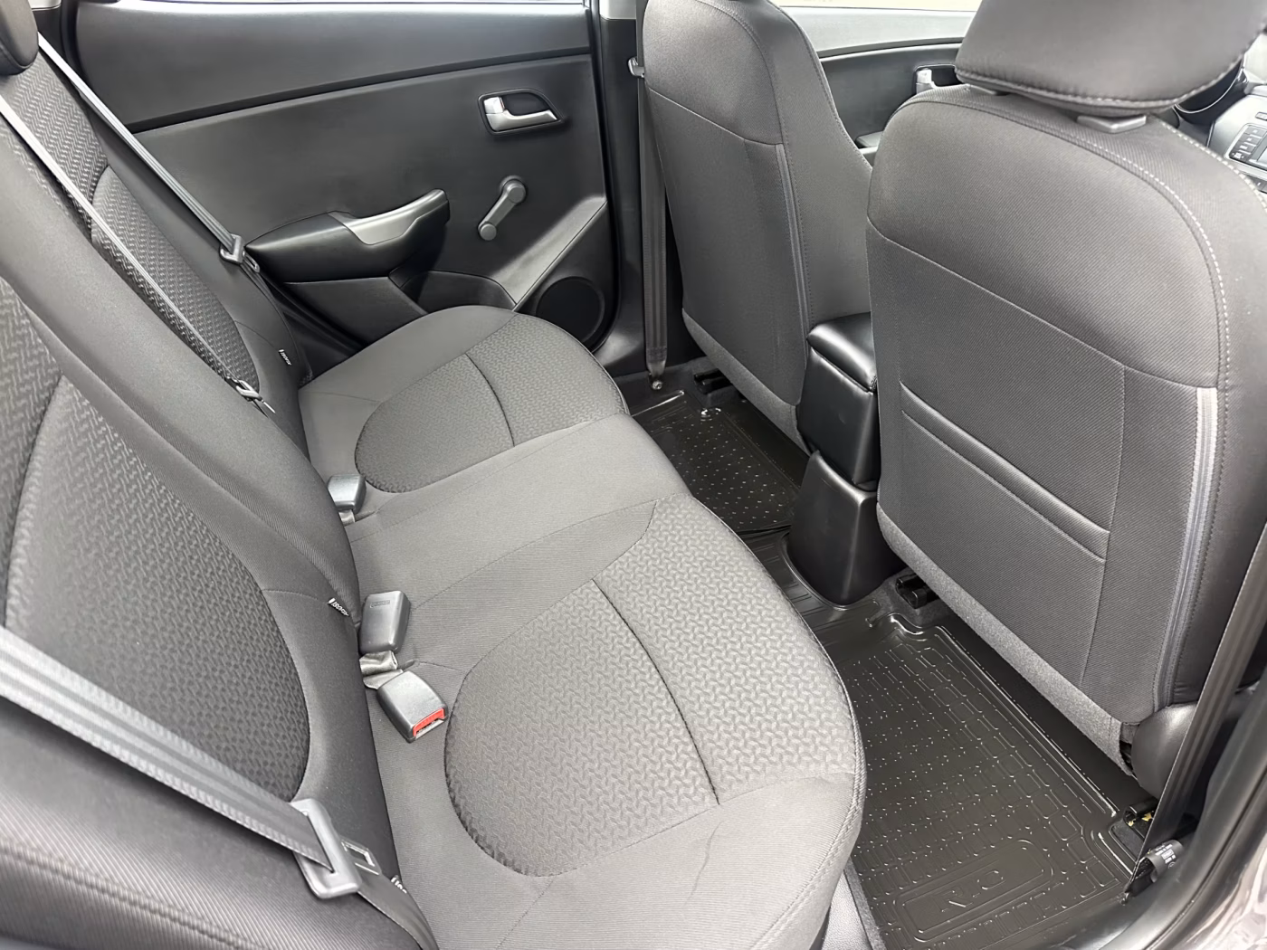 Kia Rio фото 11