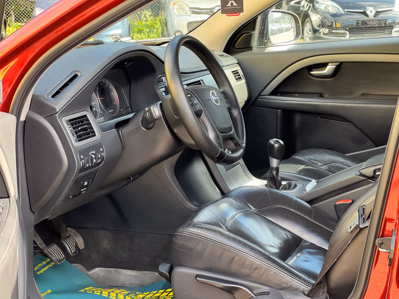 Volvo V70 фото 12