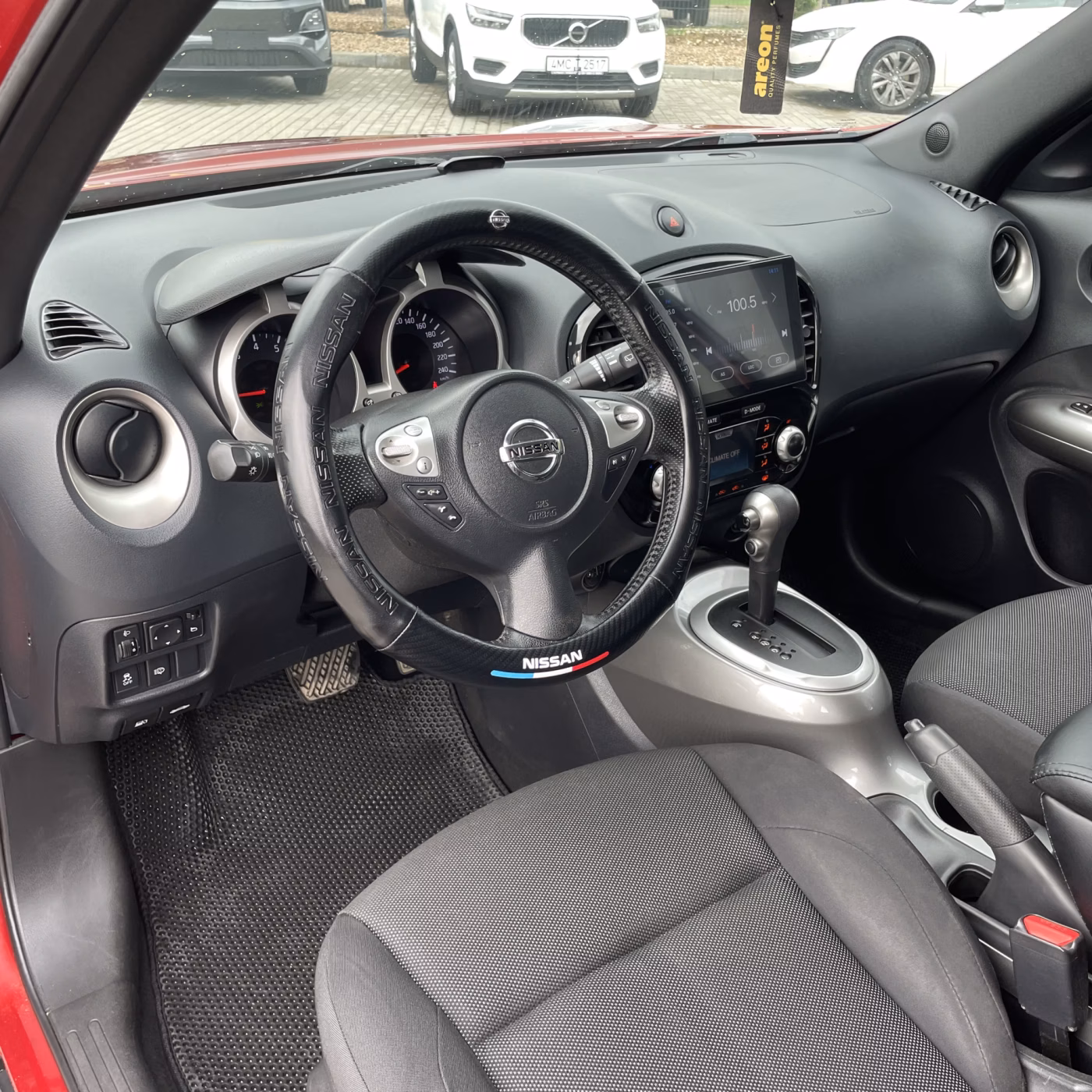 Nissan Juke фото 12