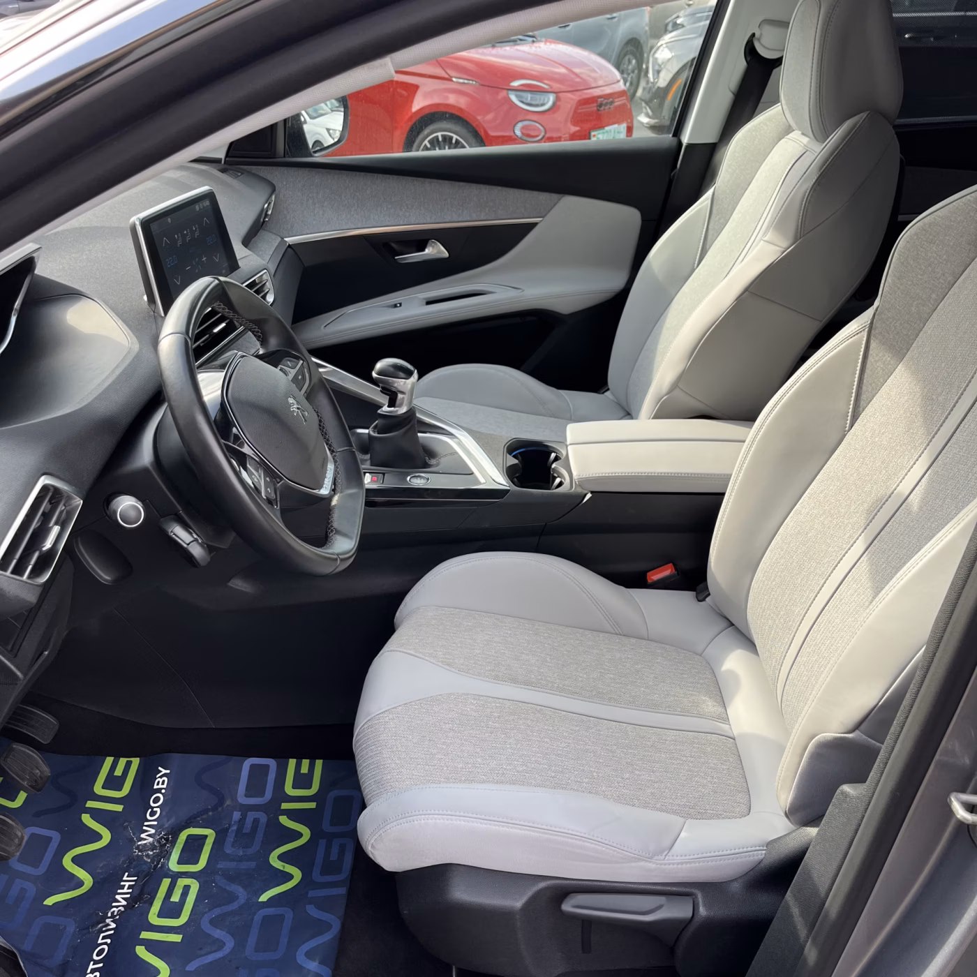 Peugeot 5008 фото 11