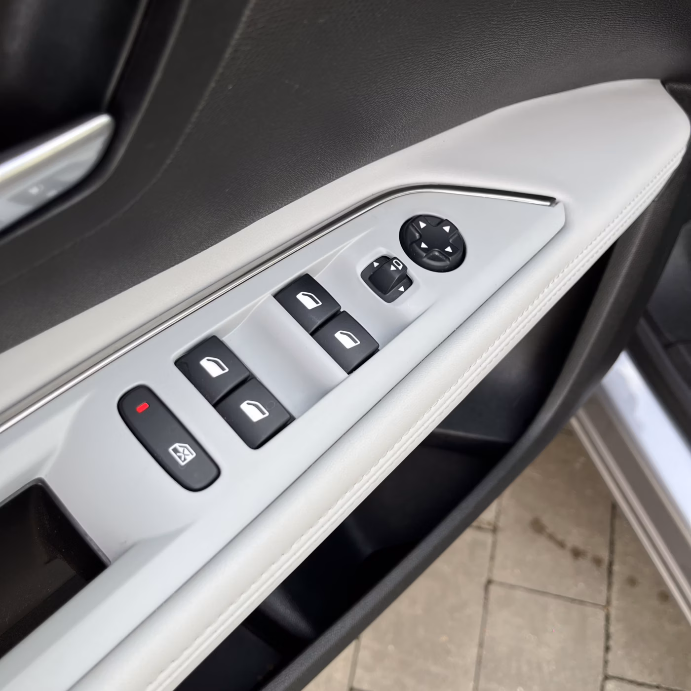 Peugeot 5008 фото 12