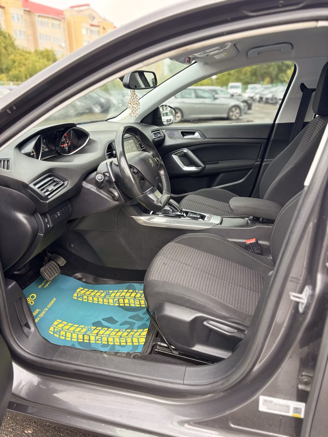 Peugeot 308 фото 8