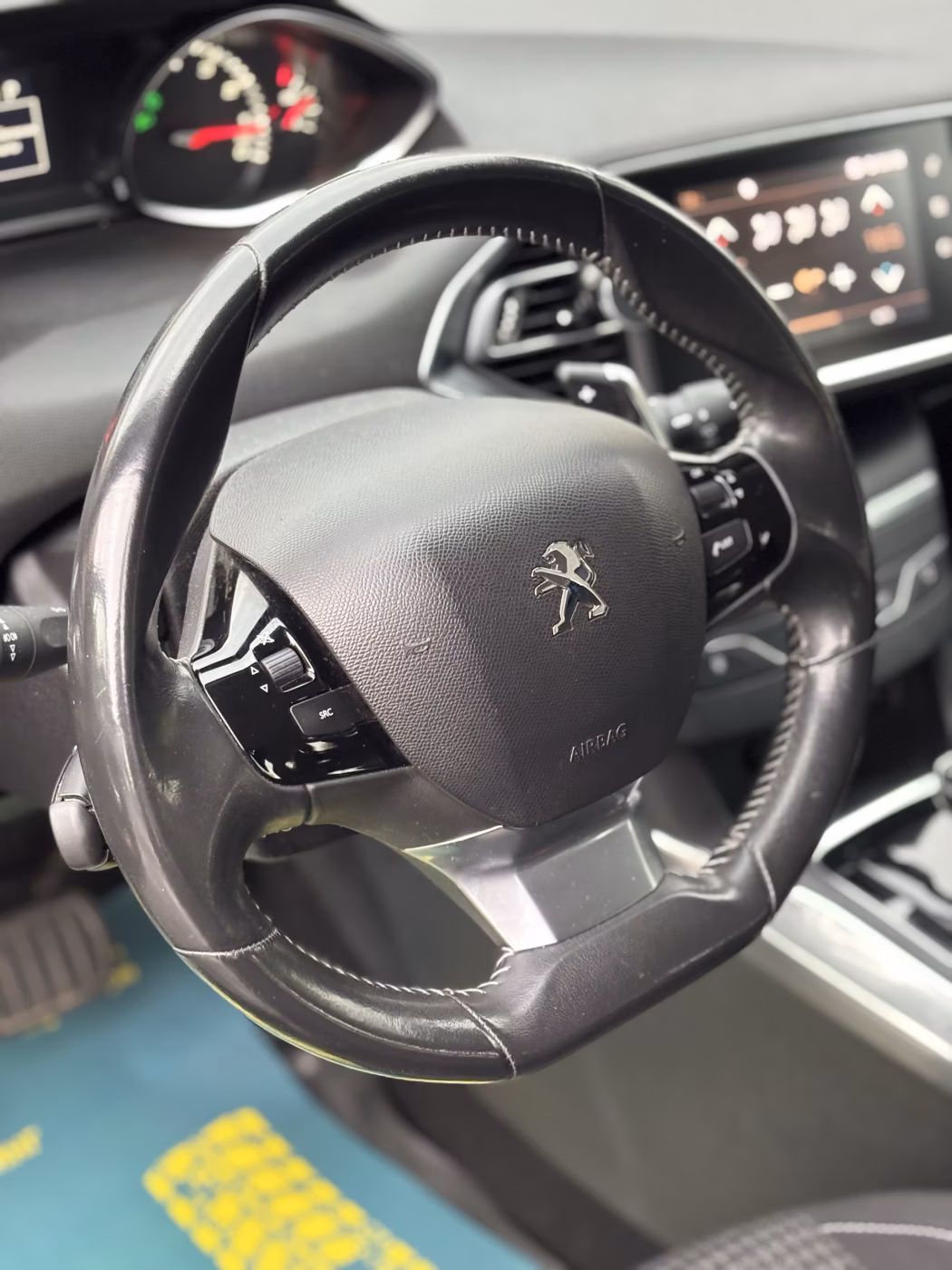 Peugeot 308 фото 11