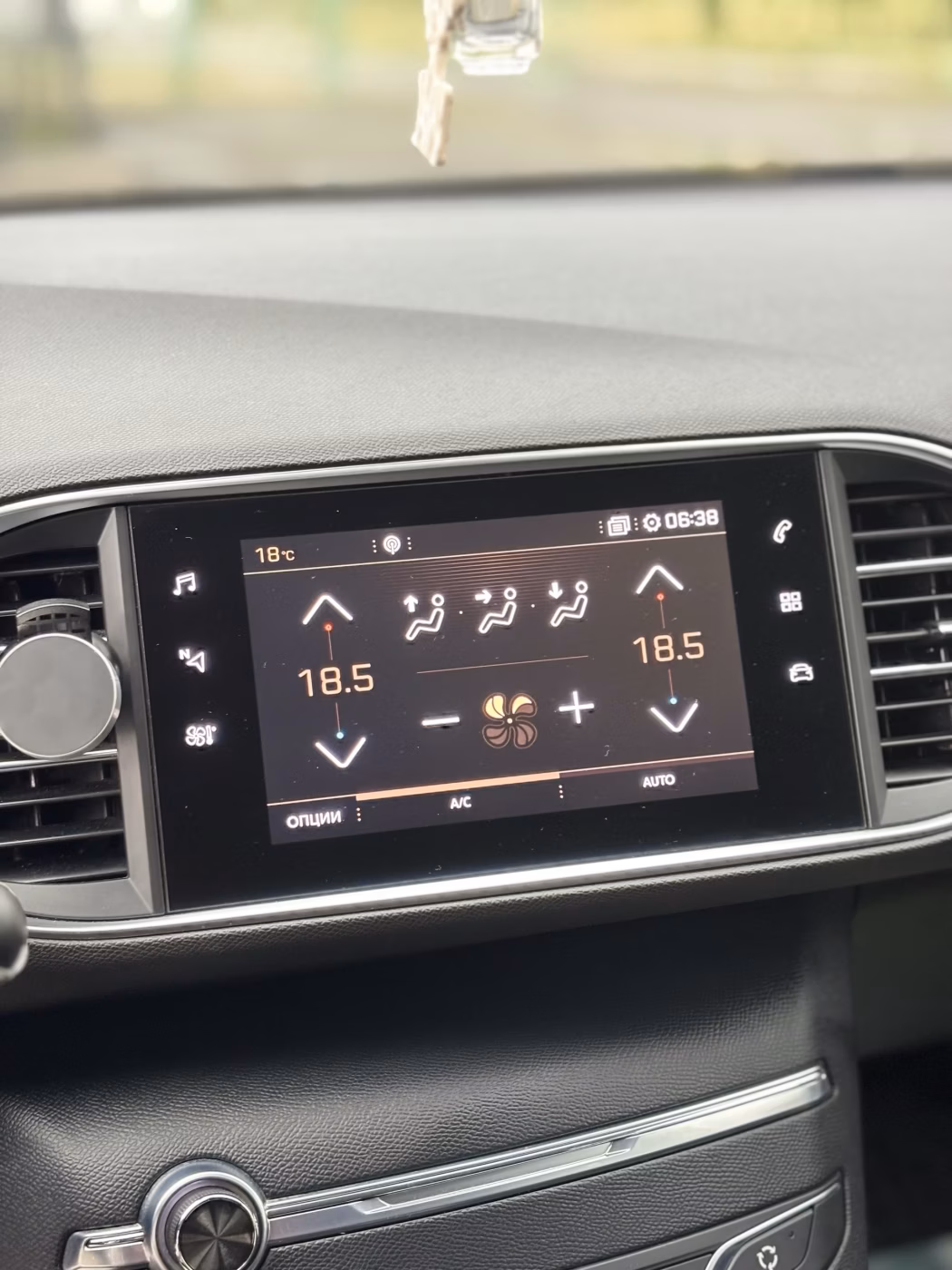 Peugeot 308 фото 14