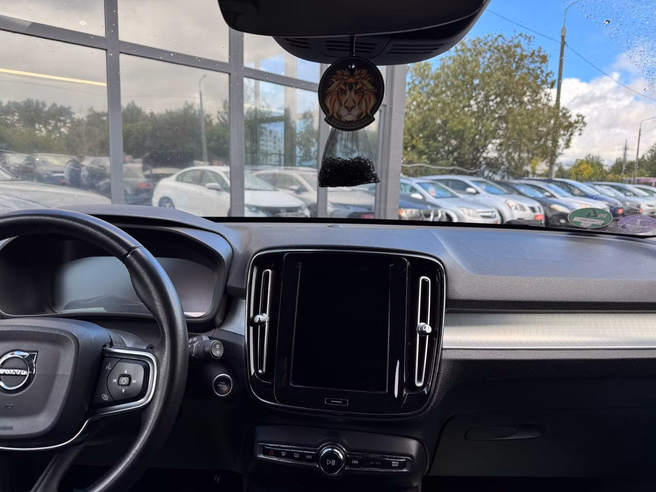 Volvo XC40 фото 10