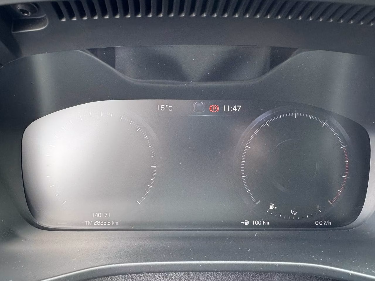 Volvo XC40 фото 11