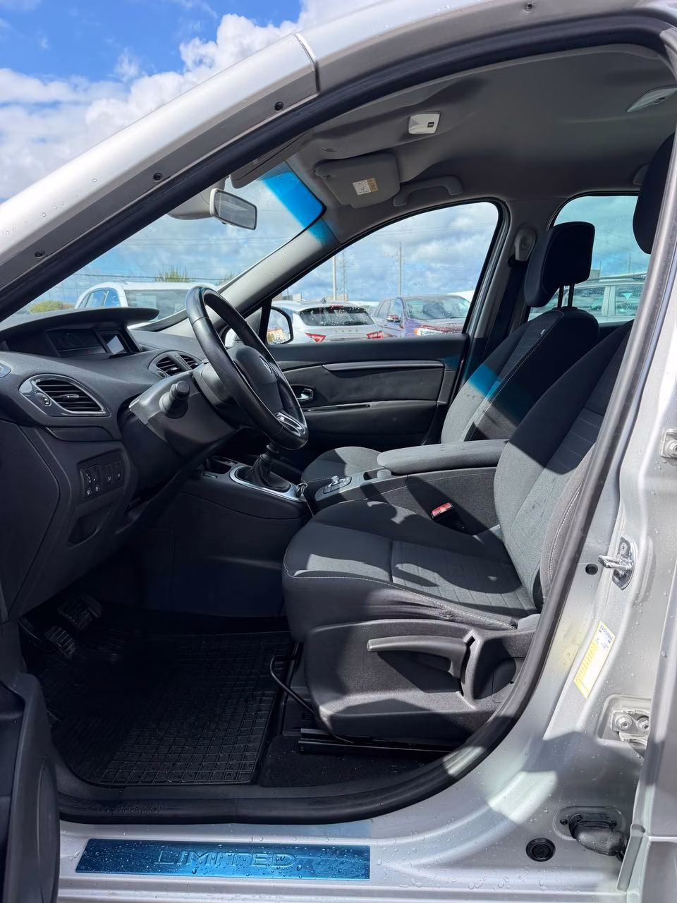 Renault Scenic фото 11