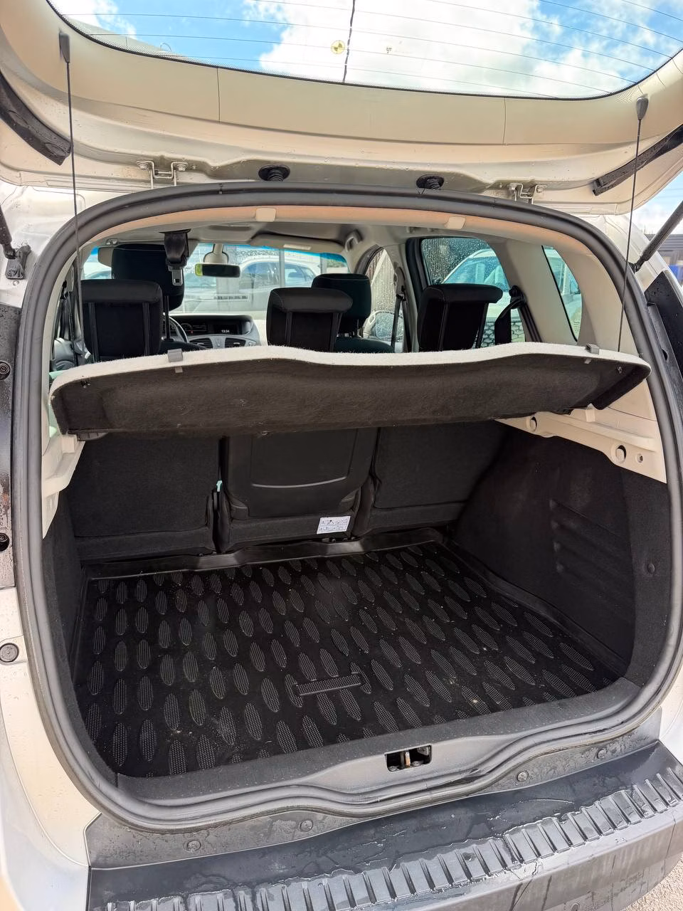 Renault Scenic фото 18
