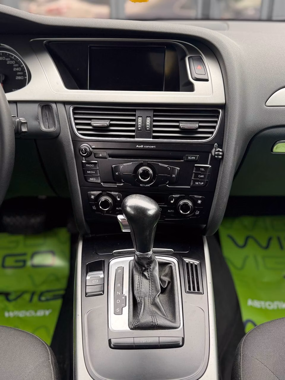 Audi A4 фото 10