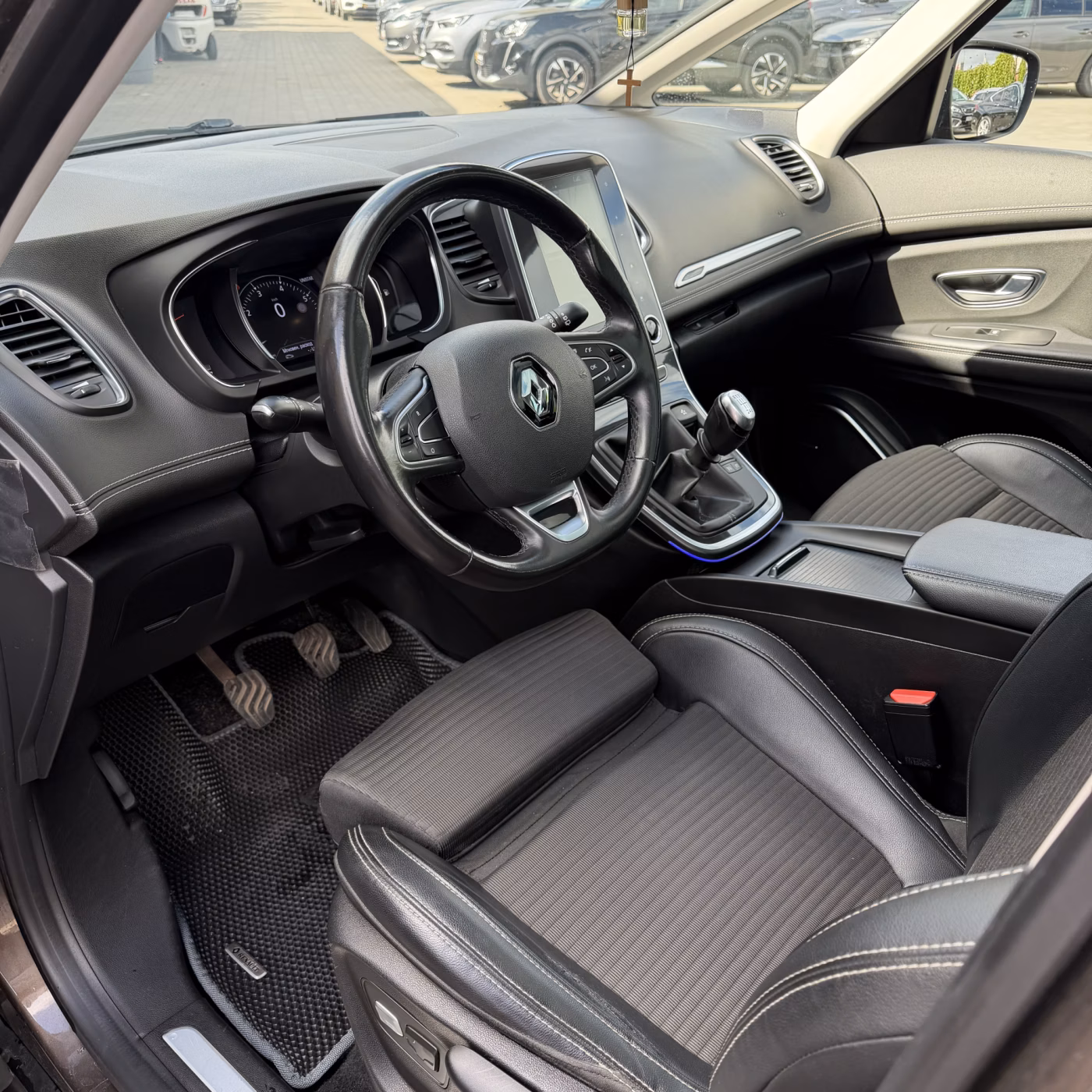 Renault Scenic фото 9