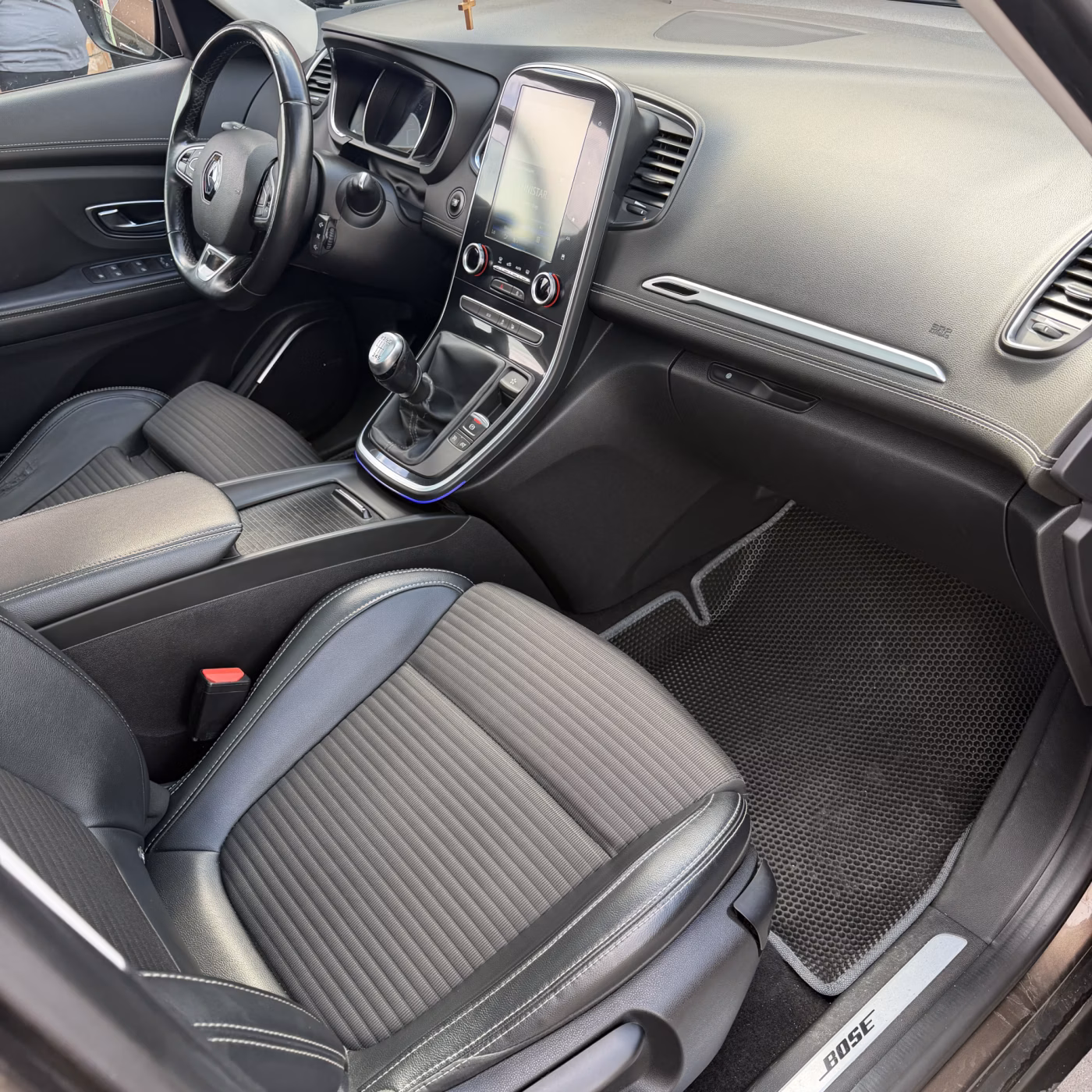Renault Scenic фото 18