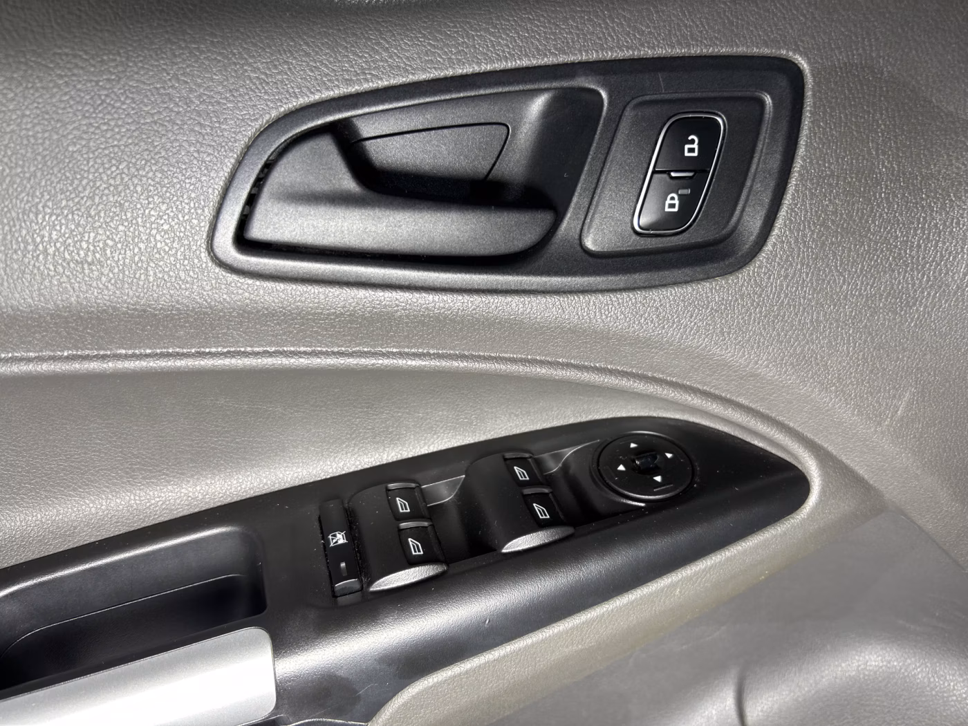 Ford Tourneo Connect фото 18