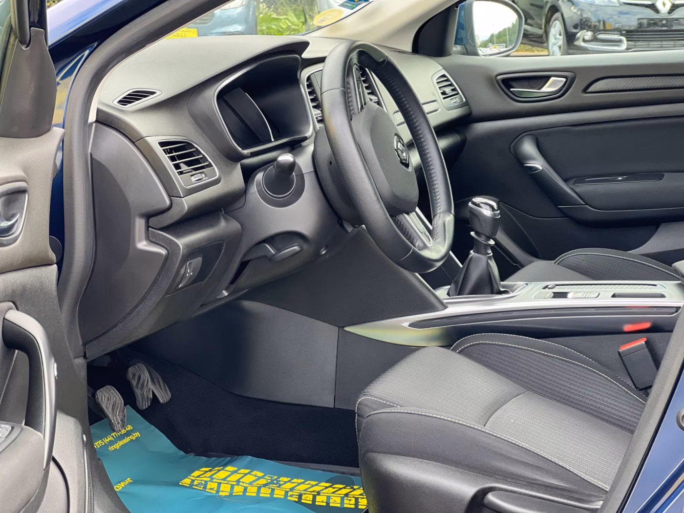 Renault Megane фото 10
