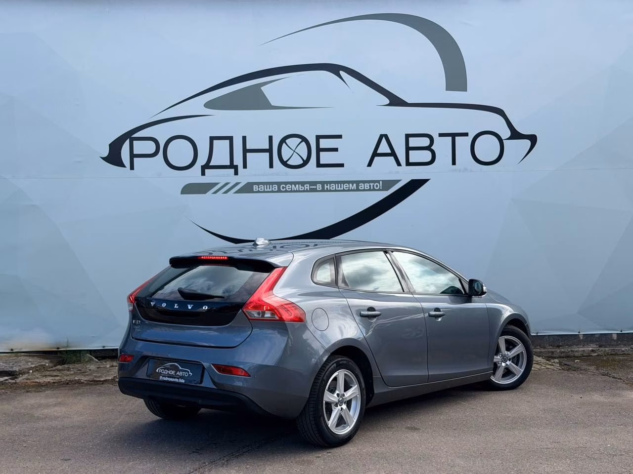 Volvo V40 фото 6