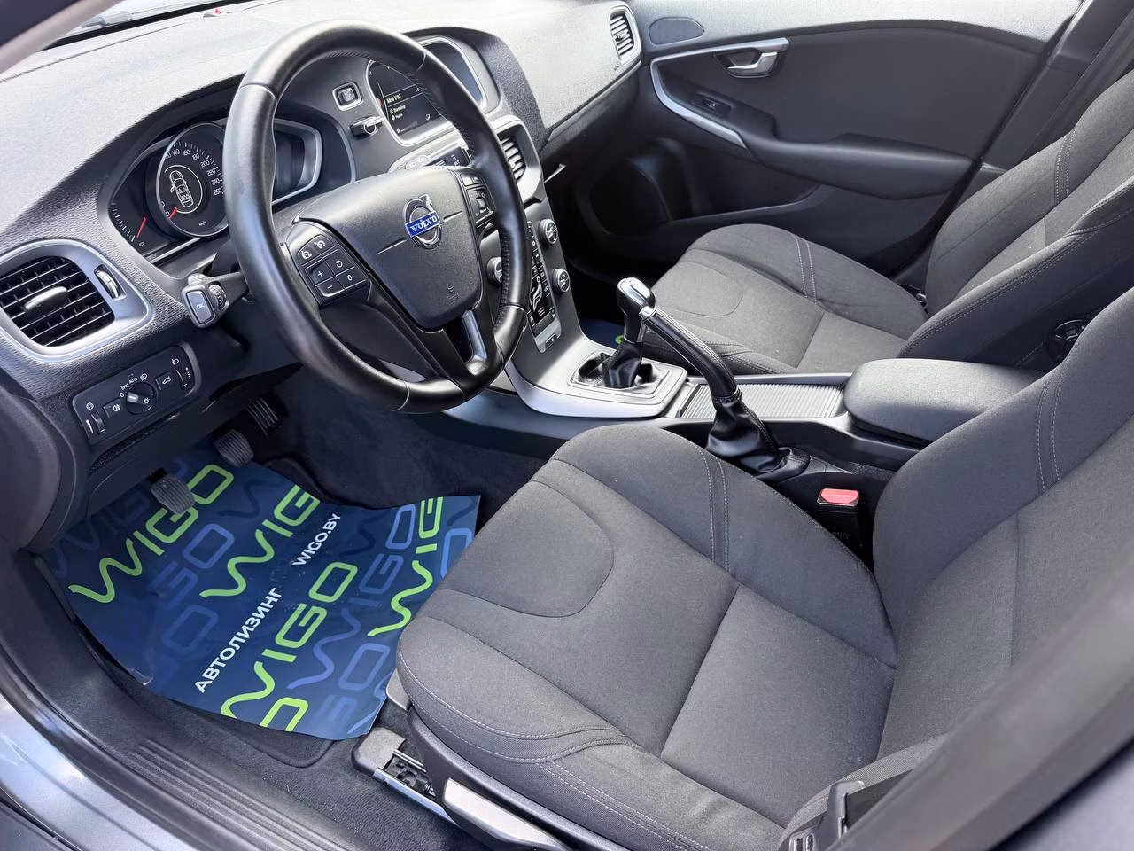 Volvo V40 фото 9