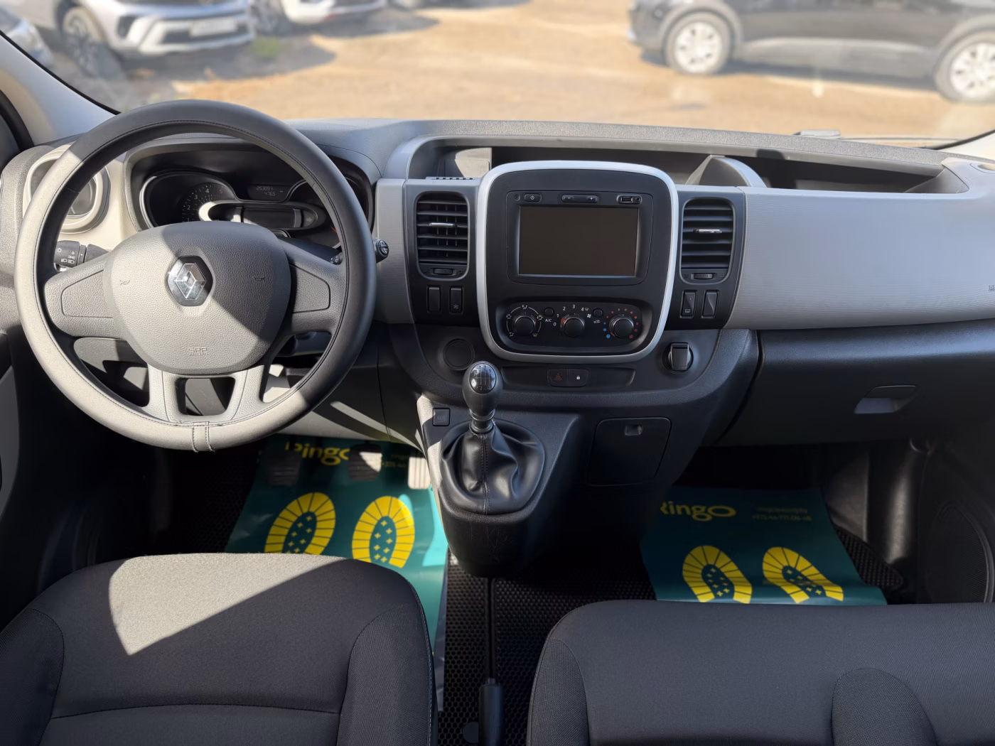 Renault Trafic фото 14