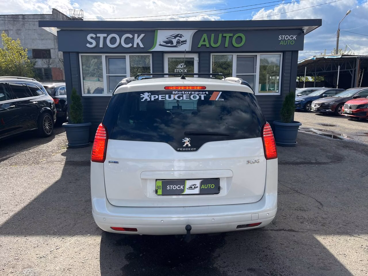 Peugeot 5008 фото 8