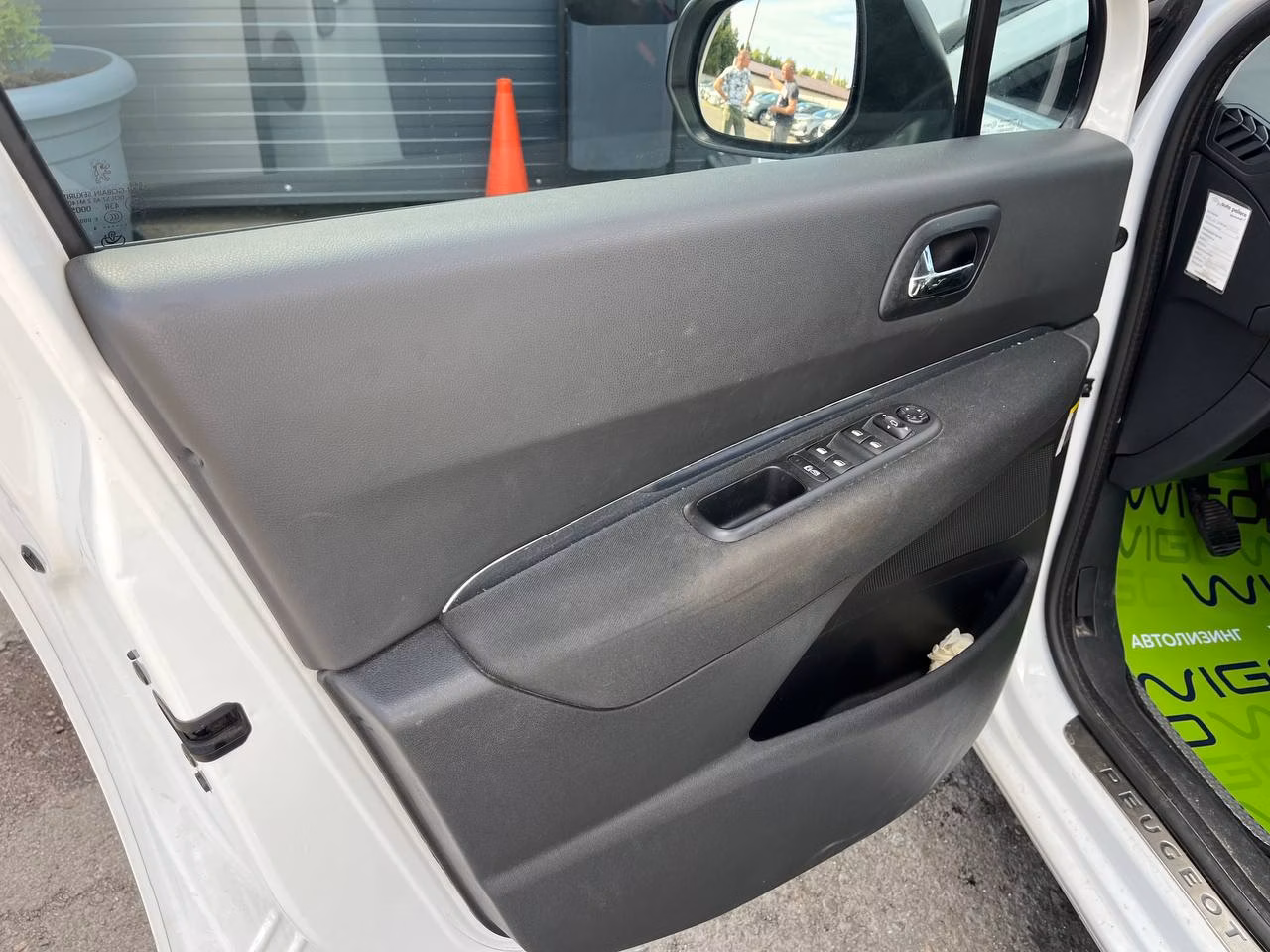 Peugeot 5008 фото 17