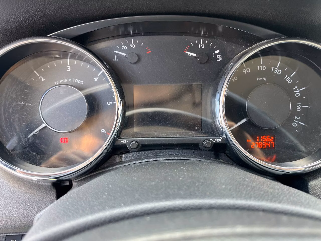 Peugeot 5008 фото 20