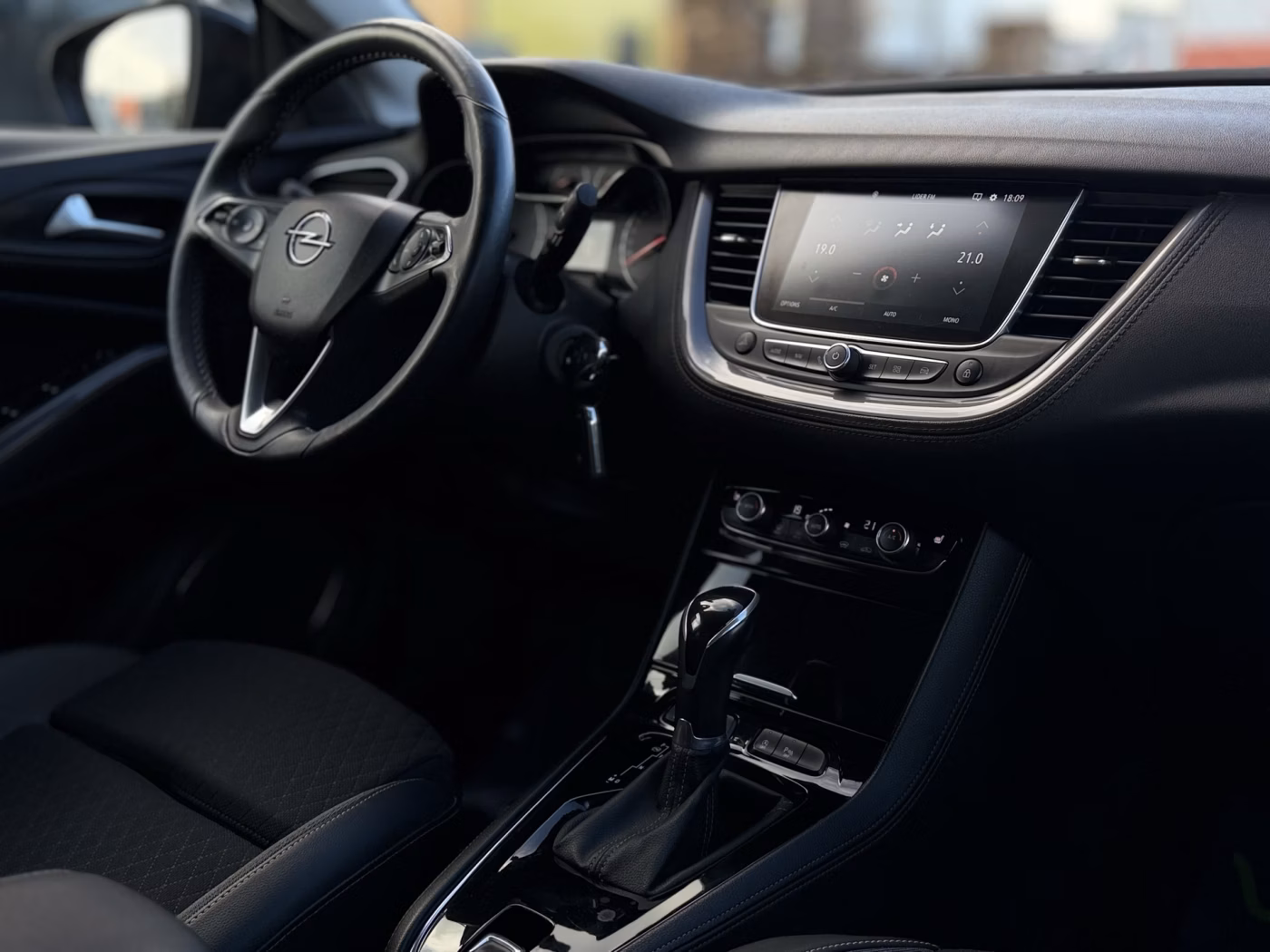 Opel Grandland X фото 18