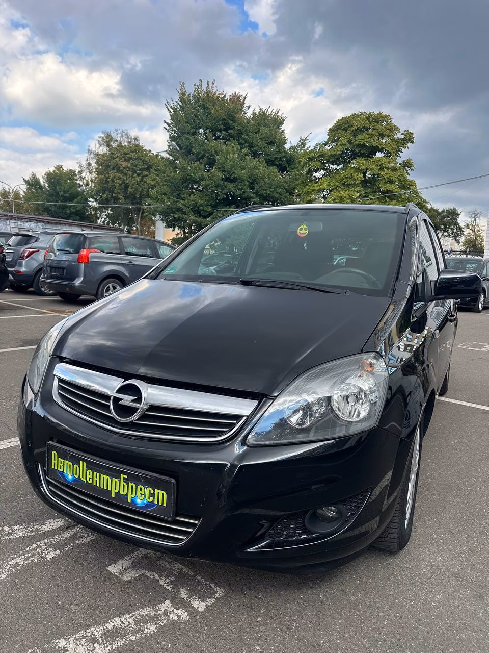 Opel Zafira фото 2