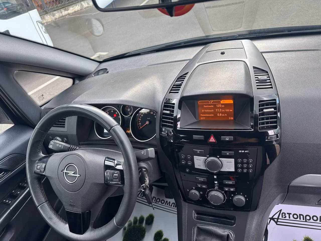 Opel Zafira фото 16