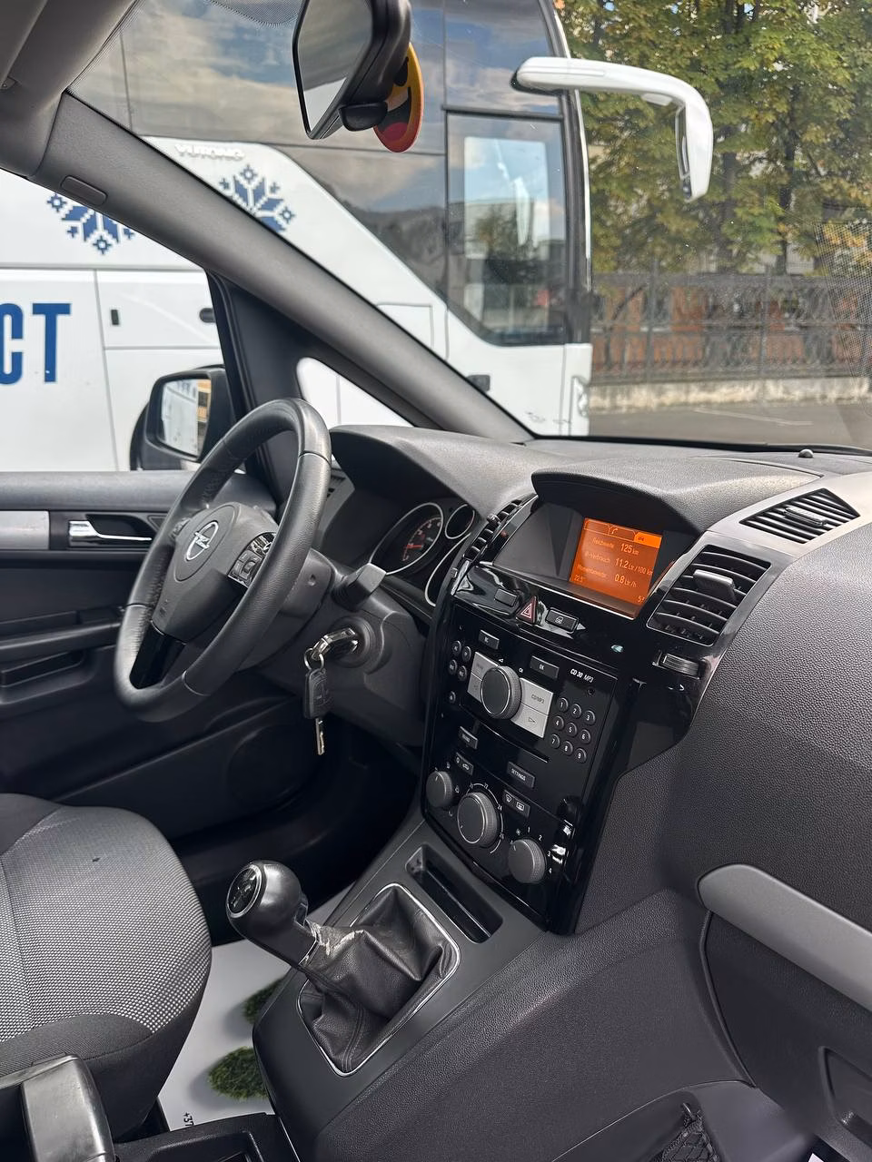 Opel Zafira фото 17