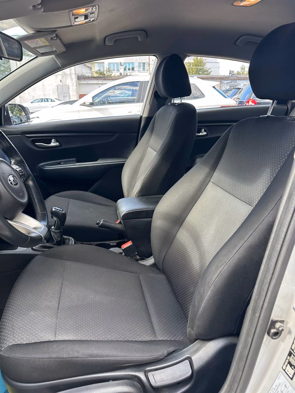 Kia Rio фото 10