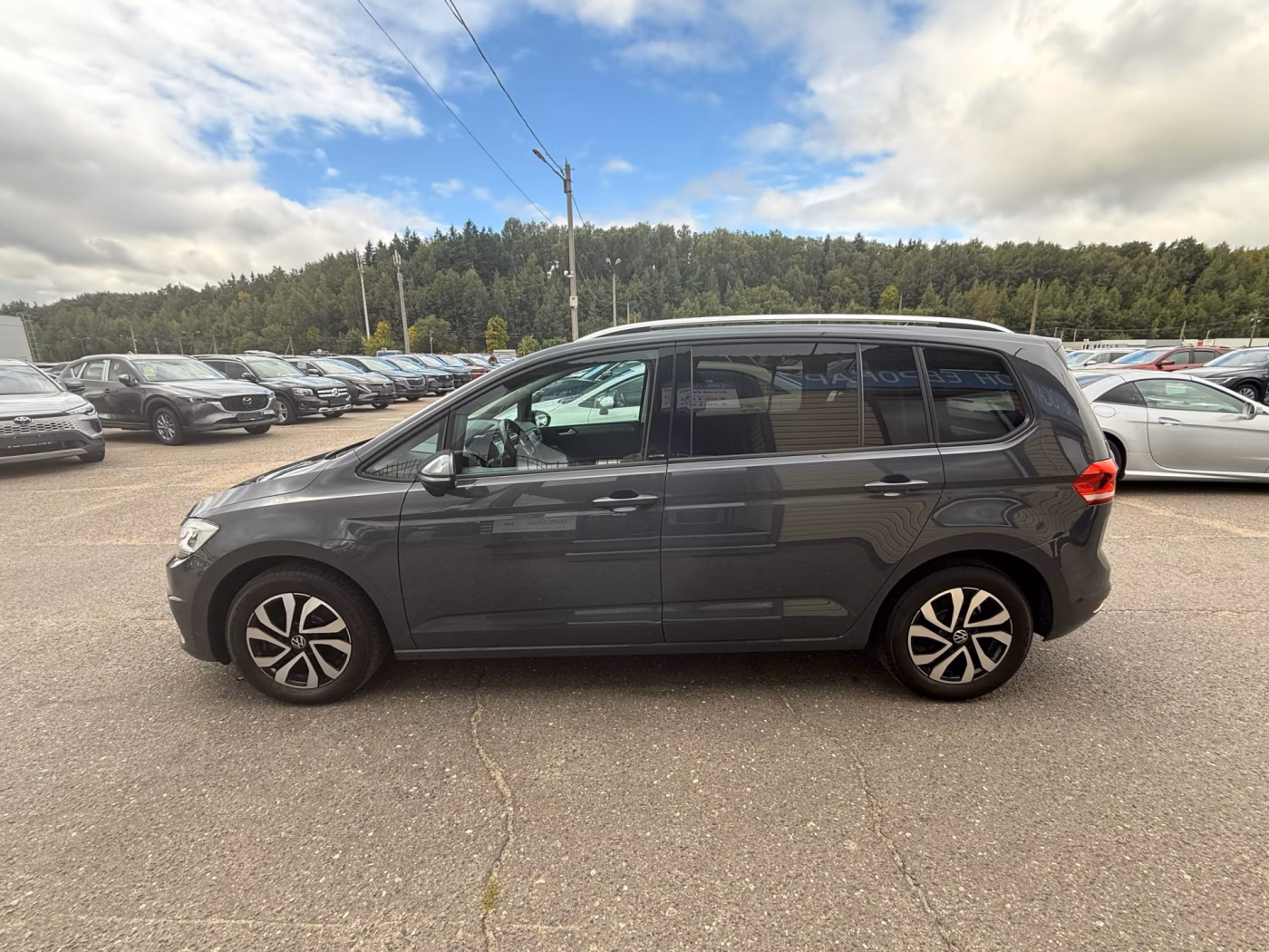 Volkswagen Touran фото 9