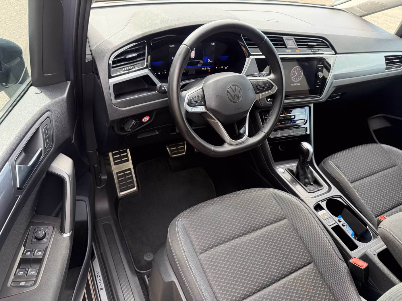Volkswagen Touran фото 11