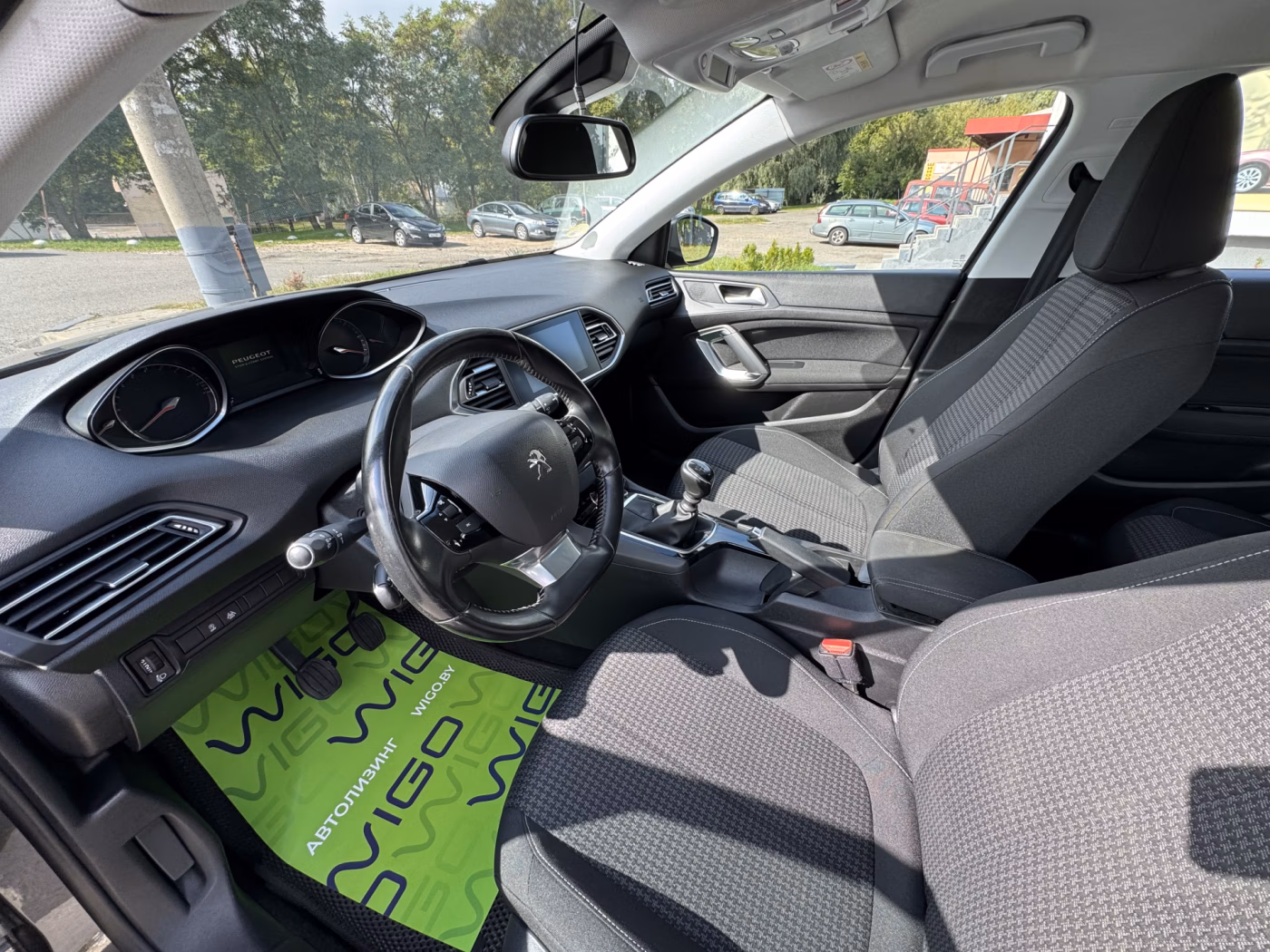 Peugeot 308 фото 9