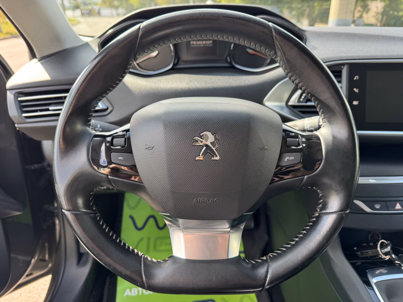 Peugeot 308 фото 11