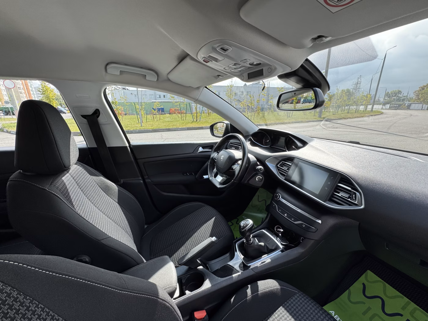 Peugeot 308 фото 15
