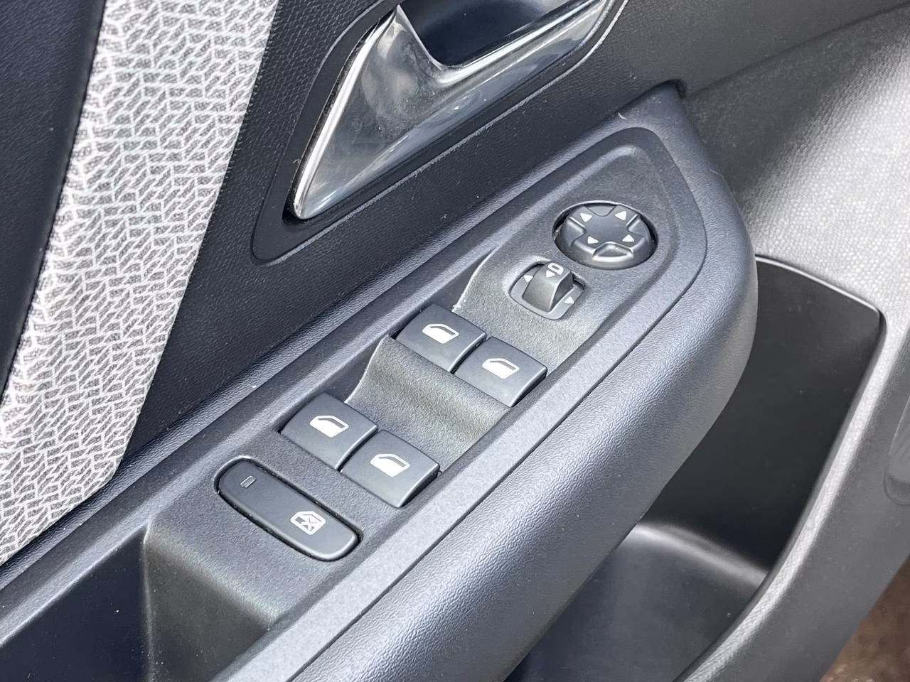 Citroen C4 фото 15
