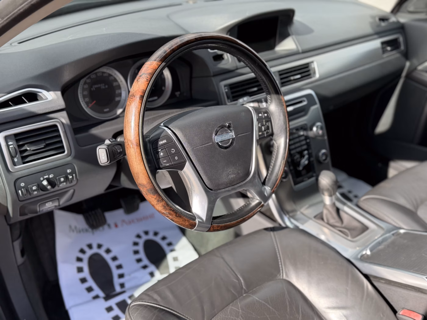 Volvo V70 фото 17
