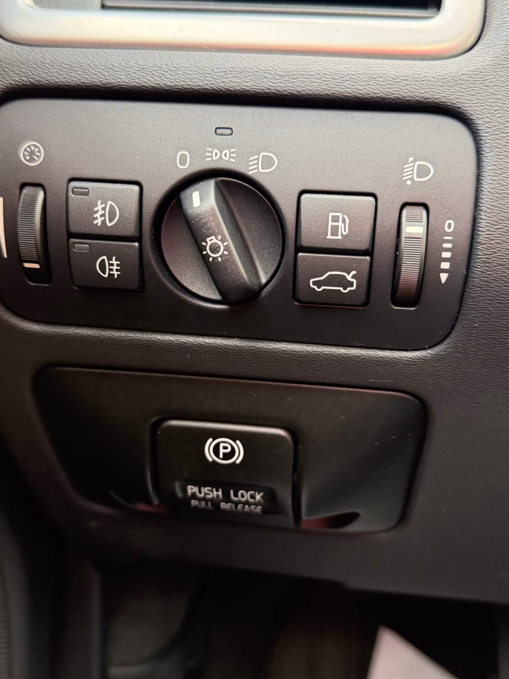 Volvo V70 фото 18