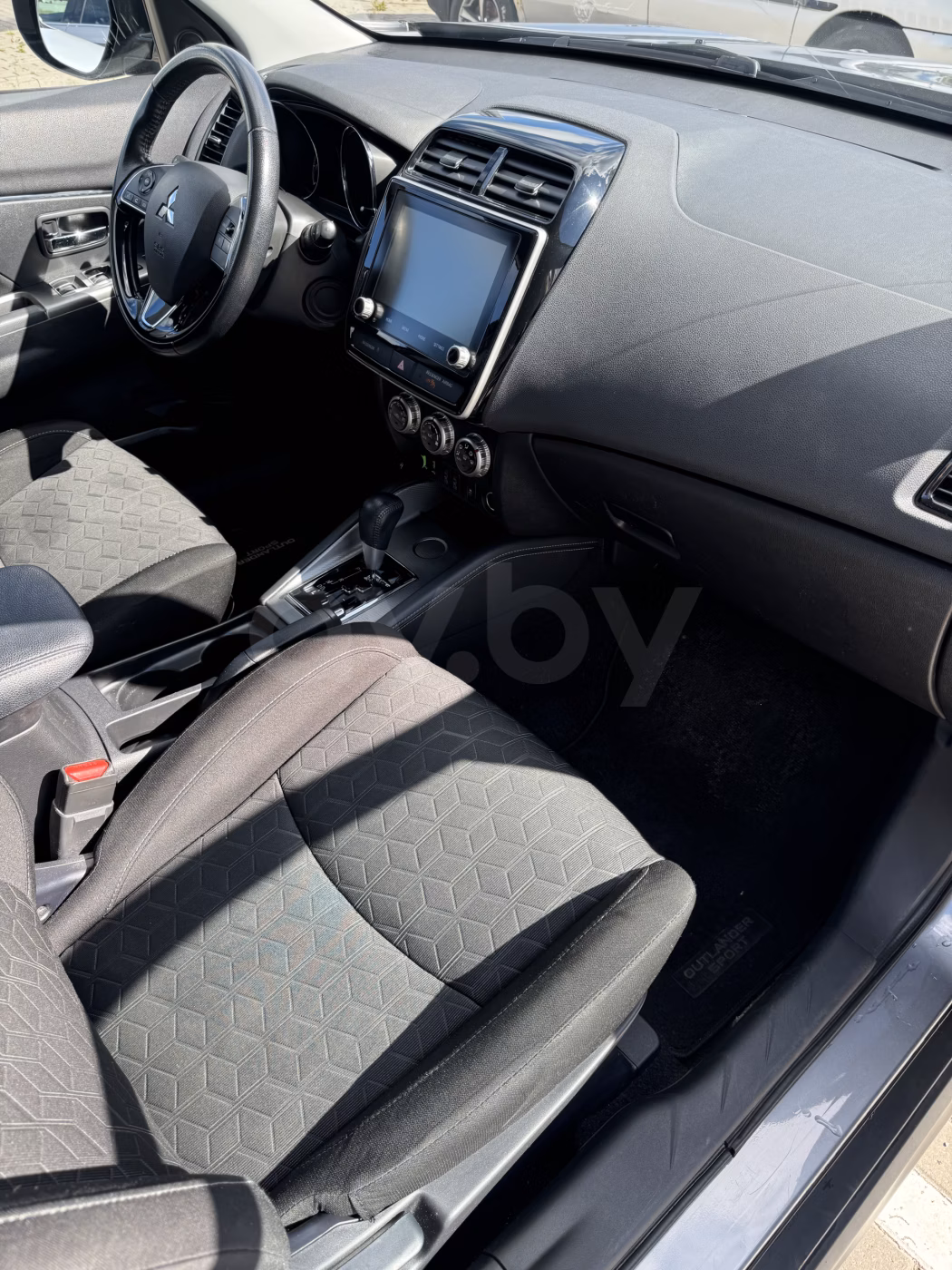 Mitsubishi Outlander Sport фото 11