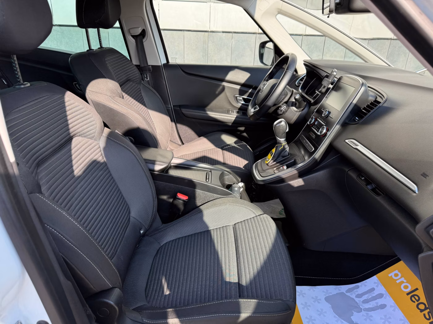 Renault Scenic фото 11