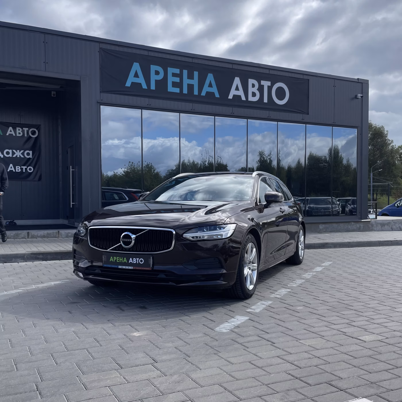 Volvo V90